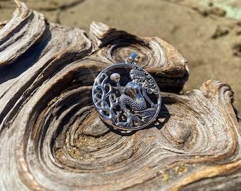 Goddess Designs / Detailed Mermaid with Pearl Sterling Silver Pendant