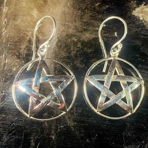 Goddess Designs / Detailed Curved Pentacle Sterling Silver Earrings