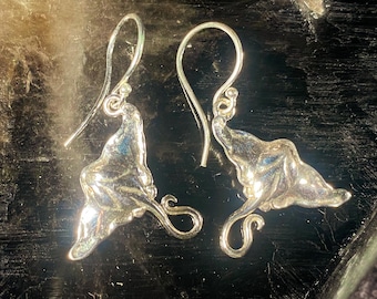 Goddess Designs / Detailed Sting Ray Sterling Silver Earrings