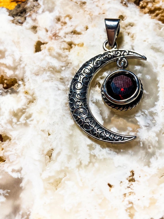Garnet moon deals necklace