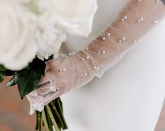 Long wedding gloves, long bridal gloves, white long gloves, gloves with pearls, wedding dress gloves, long tulle gloves, white lace gloves