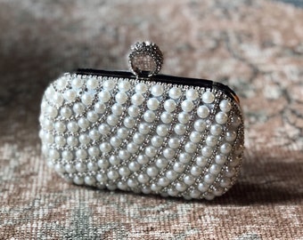 New Kiwi Rhinestone Austrian Crystal Hard Shell Clutch Evening Minaudiere Handbag
