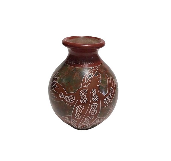 San Juan De Oriente Pottery Nicaragua Carved Pot - Roosters
