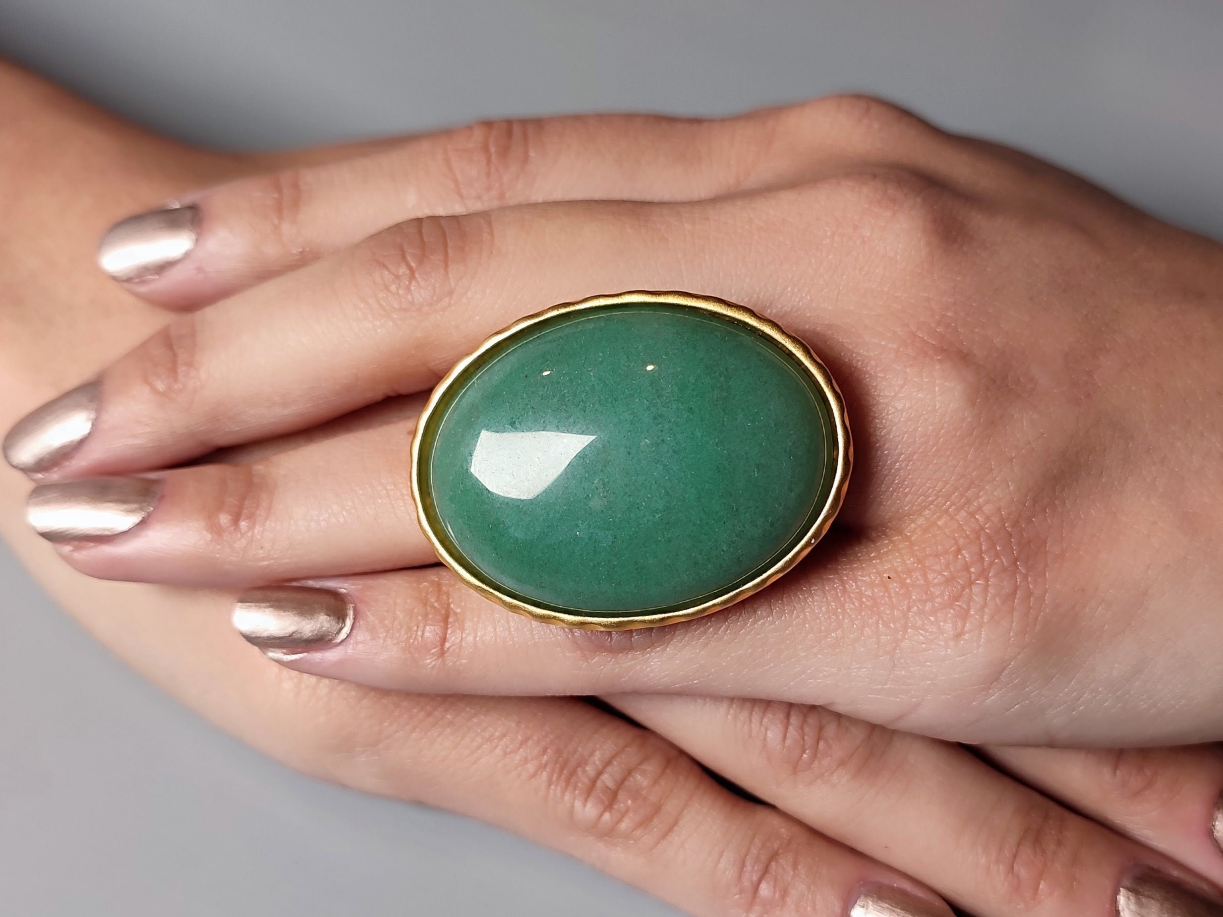 Bague cabochon pierre verte aventurine