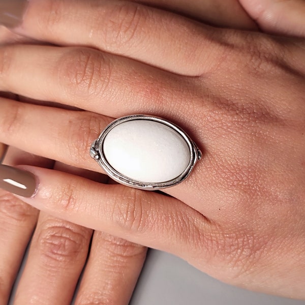WHITE JADE RING Antique Silver Plated Minimalist Casual Everyday Jewelry Chunky Cabochon Bridal Jewelry Peace Tranquility Stone