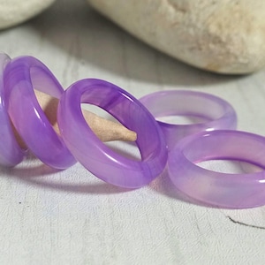Purple Quartz Gemstone Band Ring: Delicate Violet Crystal