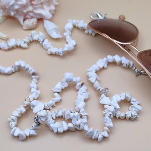 Sonnenbrillen Kette, Boho Brillenkette, weiße Howlite Edelstein Brillenkette, weiße Sonnenbrillen Kette, Perlen Brillenkette