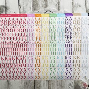 Moyenne feuille d'autocollants alphabet serif classique arc-en-ciel, autocollants bujo pour agenda mensuel, cadeau pour agenda, pour elle, pour correspondant