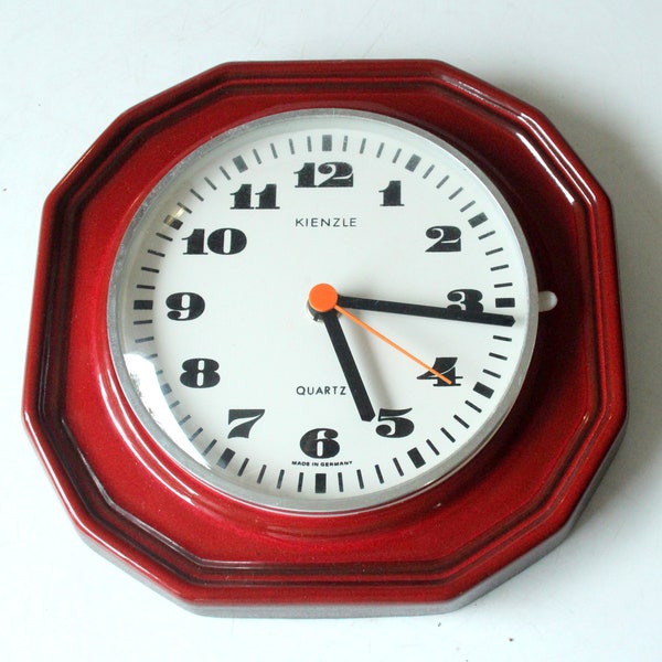 70 s cuisine horloge vintage céramique Europe quartz rouge noir milieu du siècle horloge murale cuisine rétro travail manuel cuisine horloge Allemagne de l’Ouest des années 70