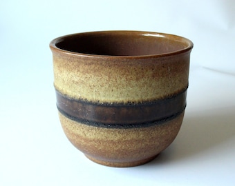 Interessante vaso de flores Fat Lava cerâmica vintage ocre marrom escuro plantador de meados do século 70 WGP marrom bege