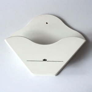 Portafiltro bianco senza tempo in legno vintage, stile anni '80/'90, porta carta da caffè in stile rustico, design tradizionale tedesco.
