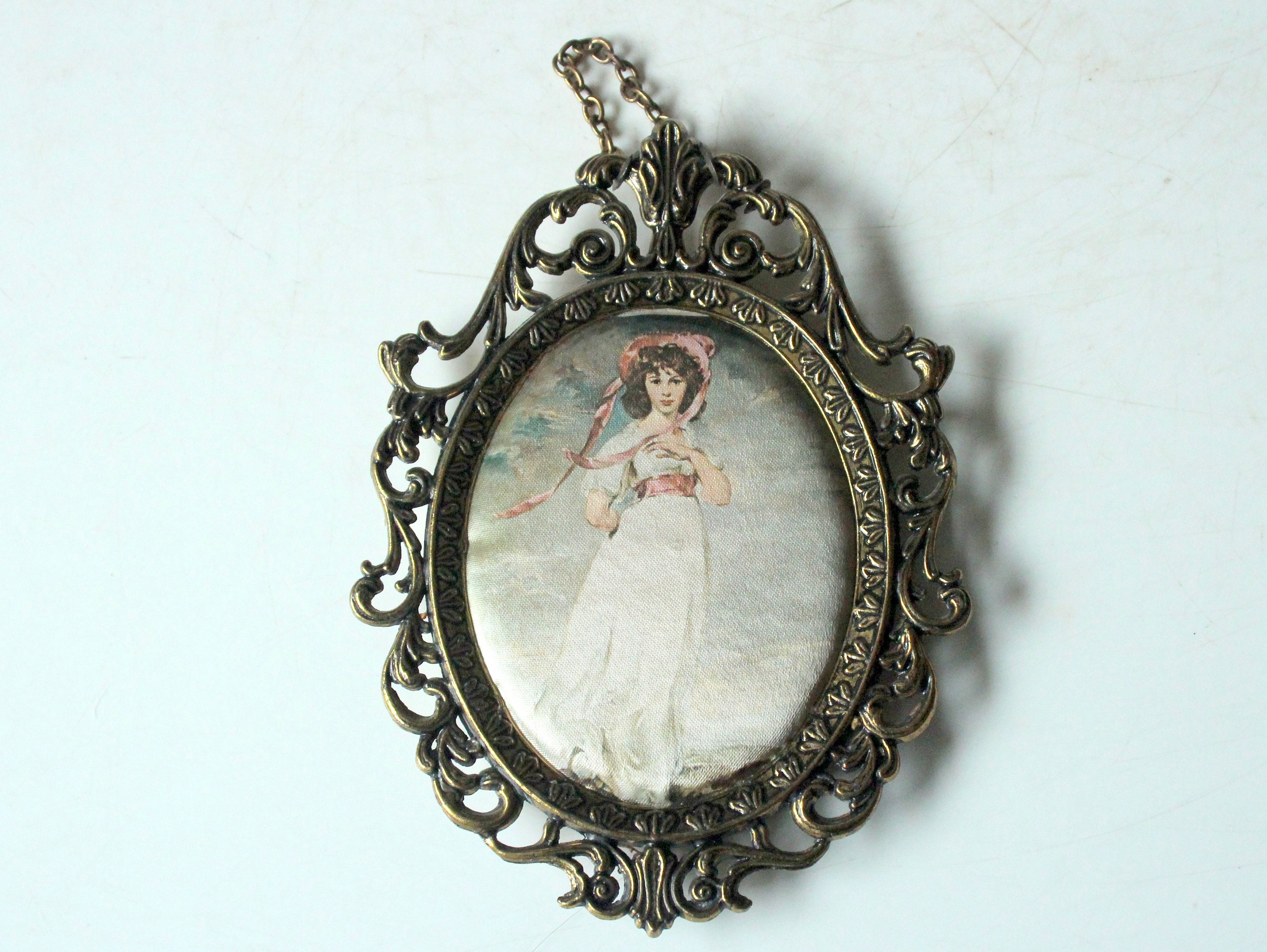 3 Pictures With Brass Frame Wall Decoration Brass Oval Vintage Picture ...
