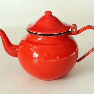 Enamel pot teapot red enamelled mid century 1950s France Boho Shabby red tea kettle coffee pot