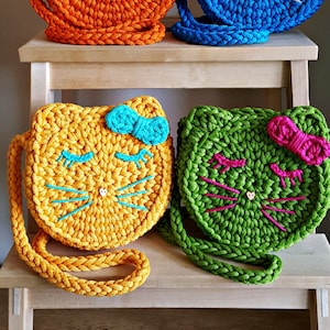 Sac à bandoulière au crochet pour les filles "Sleepy Kitten" / sac tricoté pour les enfants / sac à main au crochet pour les filles