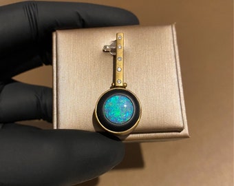 Australian Opal with diamonds setted in 18k Gold