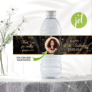 Modèle d'étiquette de bouteille d'eau d'anniversaire personnalisée, cadeau personnalisé noir et or, décoration de fête d'anniversaire modifiable avec photo BlGlWI