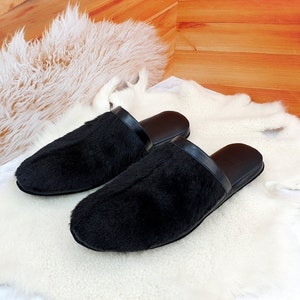 Black slippers, men&#39;s house shoes, leather slippers, goat fur slippers, closed toe slippers, home slippers,gift for him