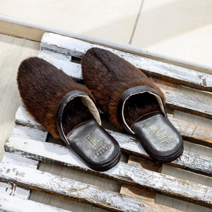 Brown slippers, men&#39;s house shoes, leather slippers,brown color fur of nutria slippers, closed toe slippers, home slippers