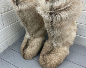 Echte winterlaarzen met hoog bont, mukluks, sneeuwharige yeti-laarzen, lichtbruin / witte bontlaarzen