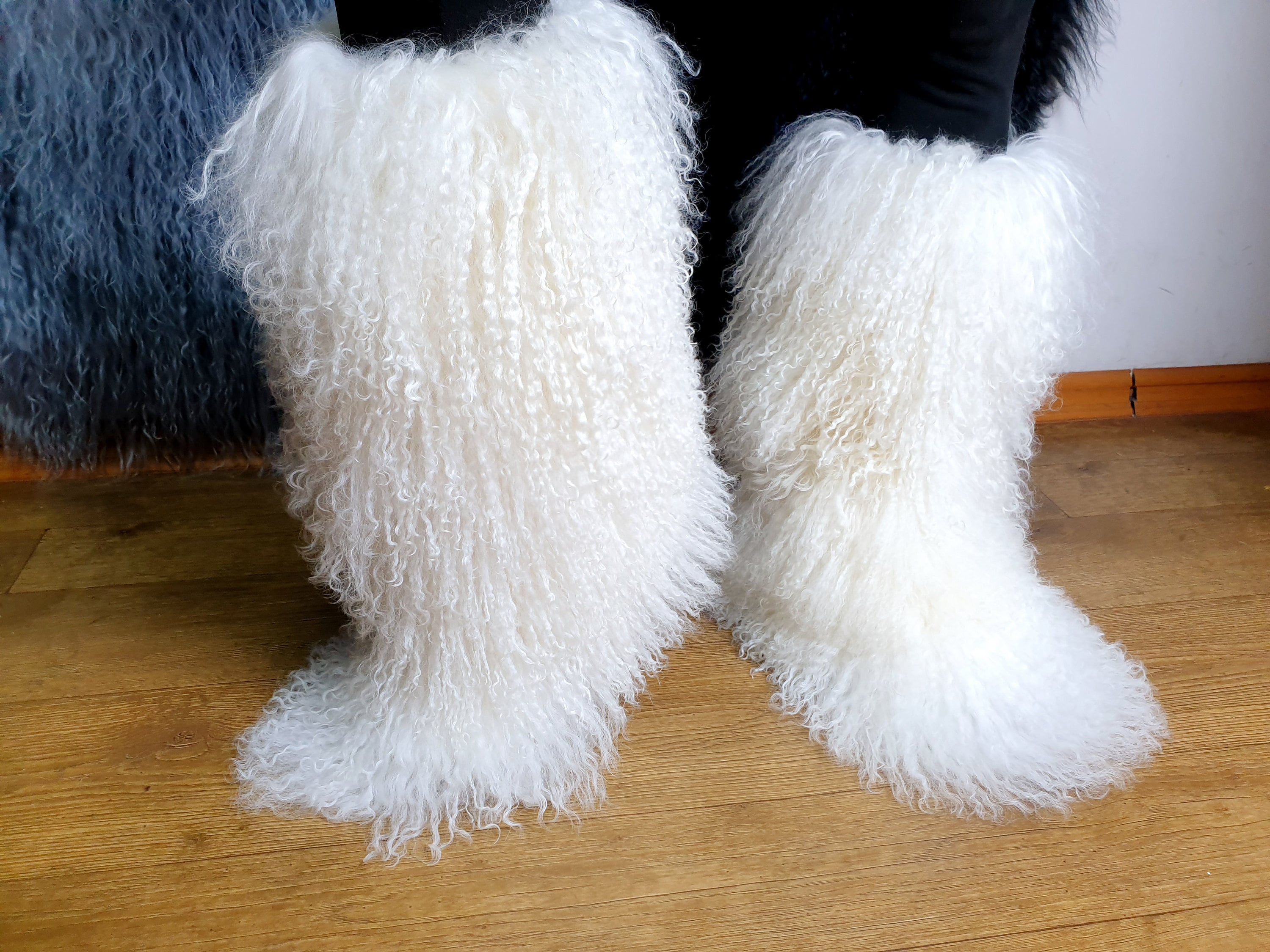 Knee shaggy women yeti boots Winter real goat fur Yeti boots Long fur boots