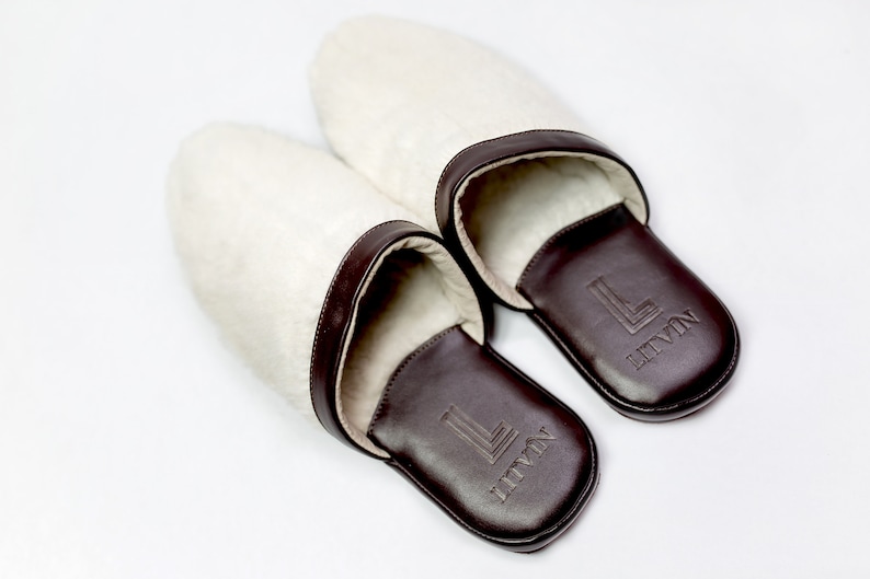 white colour slippers