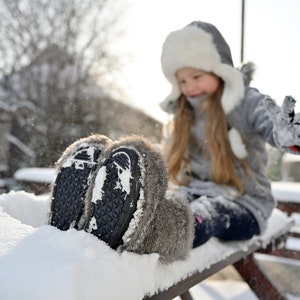 33 Stivali invernali in pelliccia per bambini grigi UE, comodi stivali per giovani in morbida pelliccia di coniglio, stivali da neve per ragazze, stivali yeti per bambini, mukluks per bambini immagine 5