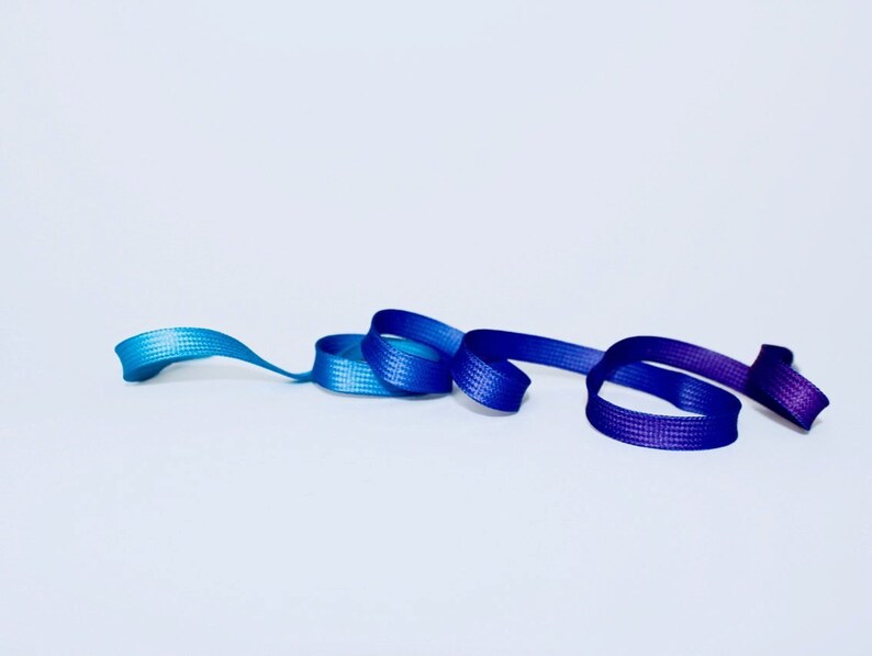 Vibrant Gradient Shoelaces Ultraviolet