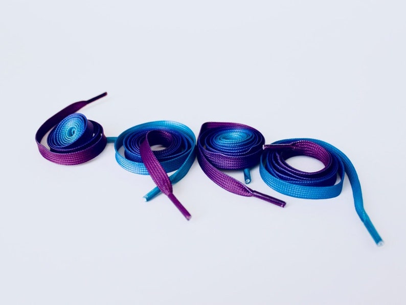 Vibrant Gradient Shoelaces Ultraviolet