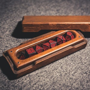 D&D Würfelbox, individueller D&D Würfel Tresor, Gravierter Würfelhalter, Pathfinder Würfelbox, Dungeons and Dragons Hölzern Personalisierte DnD Würfel Aufbewahrung