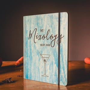 Custom recipe organizer with smooth, writable pages