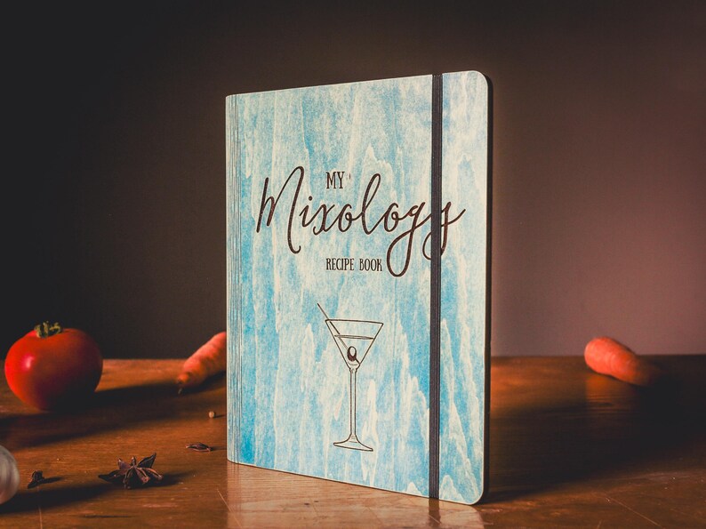 Custom recipe organizer with smooth, writable pages