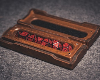Caja para dados de D&D, bóveda personalizada para dados de D&D, soporte para dados grabado, caja para dados de Pathfinder, almacenamiento de dados de madera personalizado para Dungeons and Dragons