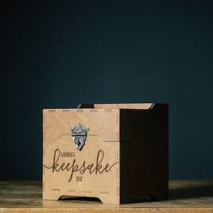 Caja de madera para recuerdos con nombre grabado y cerradura vintage, regalo personalizado hecho a mano para ocasiones especiales