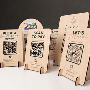 Placa personalizada com código QR para pagamento por escaneamento, placa de madeira com logotipo da empresa, sinalização para redes sociais, suporte para pagamento Venmo, Wi-Fi e avaliações.