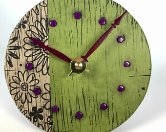 Round Clock Green & Gray Flower Texture
