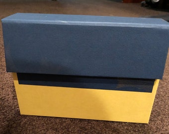 Swatch Box/Spinner's Control Card Box in Blue and Gold