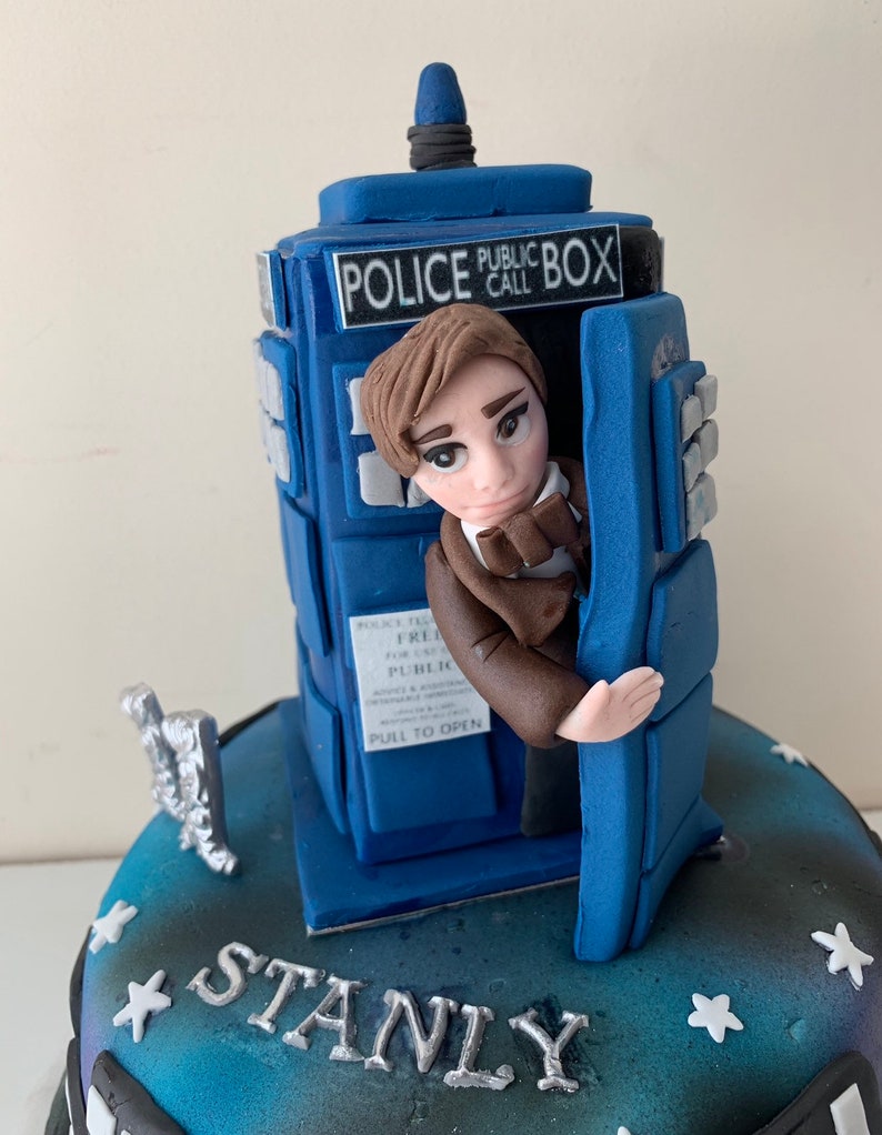 Edible Docter Who Tardis personlised Cake Topper Cake | Etsy