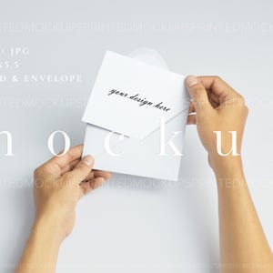 4.25x5.5 Postkarte Hand Mockup, leere Grußkarte Mockup, einfache Karte Mockup Einladung, Hochzeitskarte Briefpapier Mockup, psd smart Objekt