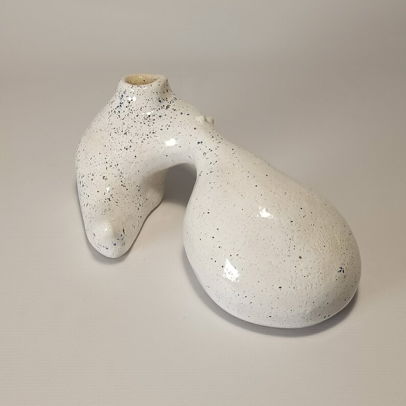 Nordic Abstract sculpture. Ceramic Female form Vase. Art Statue Vase. Torso sculpture vase. Nordic sculpture. Female Body Vase. afbeelding 4