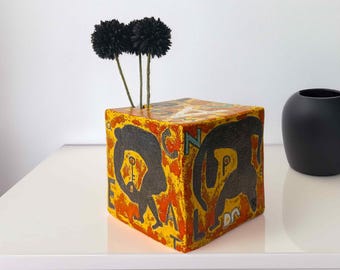 Hand-Painted Ceramic Ikebana Cube Vase: Geometric Sculpture