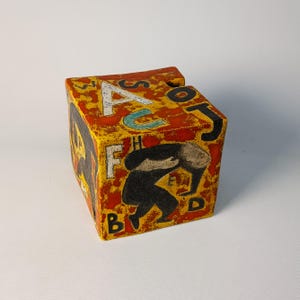 Hand-Painted Ceramic Ikebana Cube Vase: Geometric Sculpture