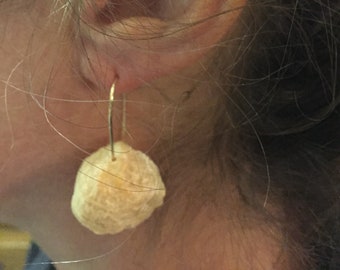 Single jingle shell dangle earrings (pale orange)