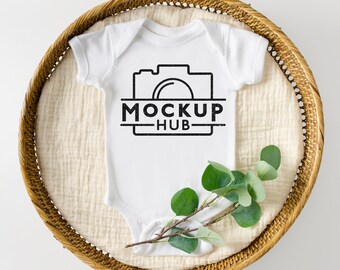 Kaninchen Skins Mockup | Weiße Baby Body | 4400 Weiß | Baby Mockup | Tshirt Mockup | Weißer Body Mockup | Minimalistische Boho