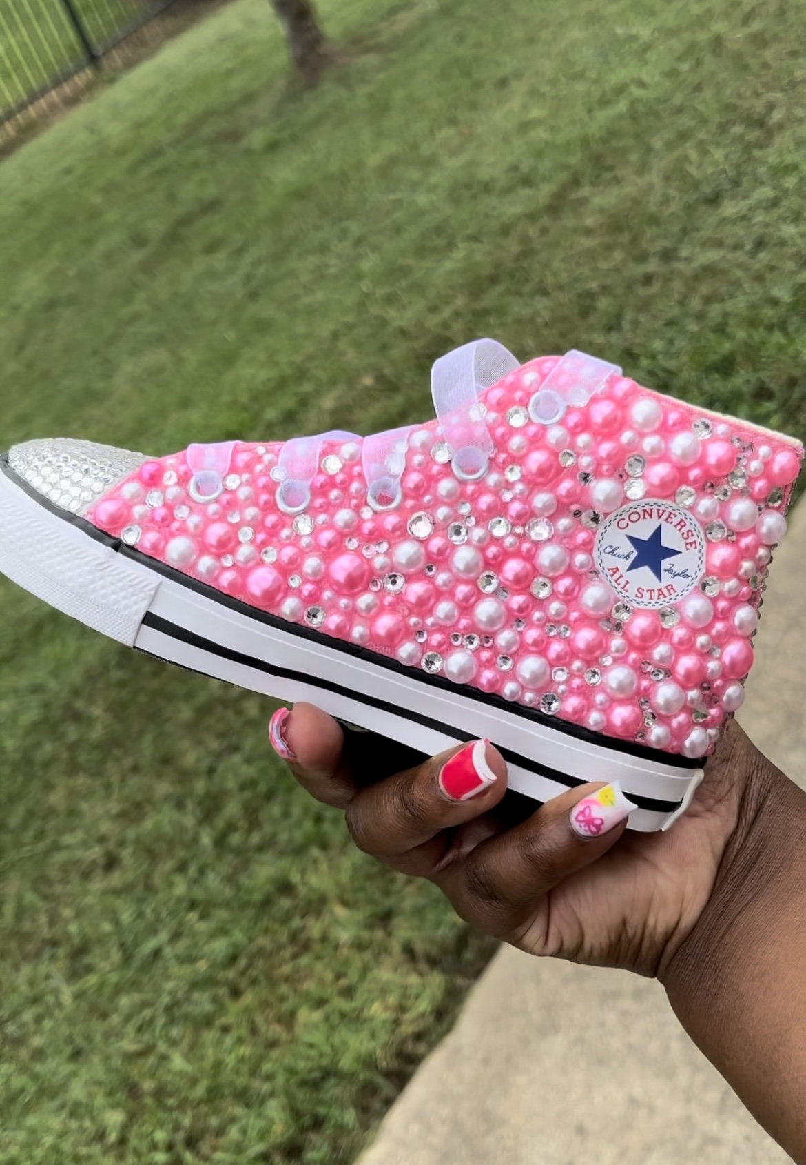 Pink best sale bling converse