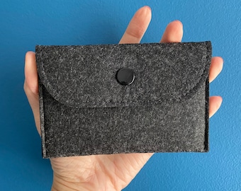 Minimalist Wool Felt Card Holder in Dark Gray- Travel Cases - Coin Case - Gadgets To Go Purse - Gadgets Pocket - Gadgets Pouch -Gift for him