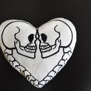 Love of skeleton 2 Skull Stuffie Halloween ITH Embroidery ,Machine Pattern, ITH Skull Stuffie, Halloween Softie,ITH 5x7,6x10,7x12,8x12