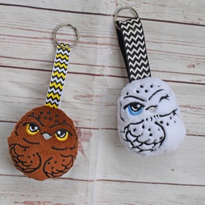 Petit hibou porte-clés Stuffie ITH Broderie, porte-clés Machine Pattern, ITH hibou Stuffie, hibou Softie, motif forêt, ITH 4x4 Dans le cerceau