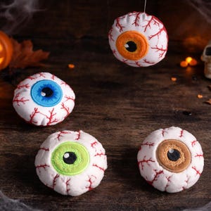 Eyeball Stuffie Halloween ITH Embroidery , Machine Pattern, ITH eye Stuffie, Halloween Softie, creepy Pattern, ITH 4x4