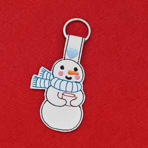 Snowman Snap Tab, Llavero de Navidad, Llavero, Snap Tab, ITH, Archivo Digital, Diseño de Bordado 4x4