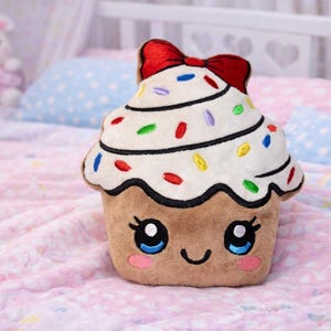 Cute muffin embroidery pattern , In The Hoop, ITH, Softie Stuffie Plushie Kids , embroidery design, christmas pattern, 4 sizes